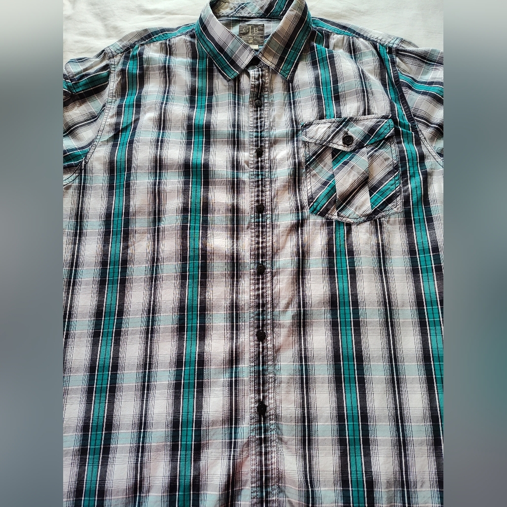 GOLD LABEL BRAND Men's Button Up Shirt. Size 3XL. Short Sleeves..